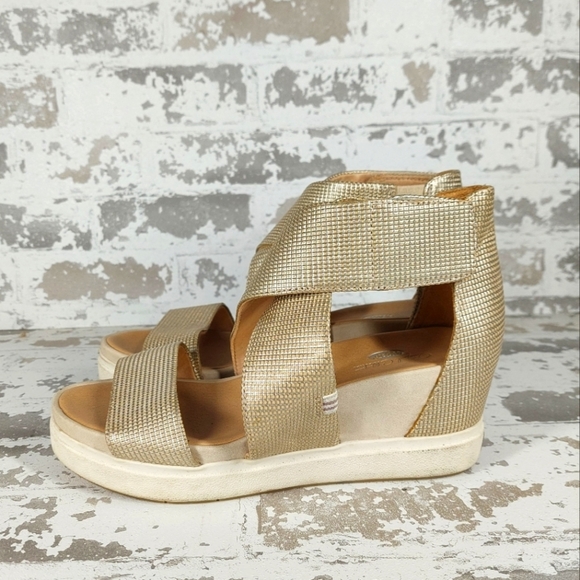 Dr. Scholl's Women's Gold Scout Wedge Comfort Sandals V320 - Picture 1 of 8